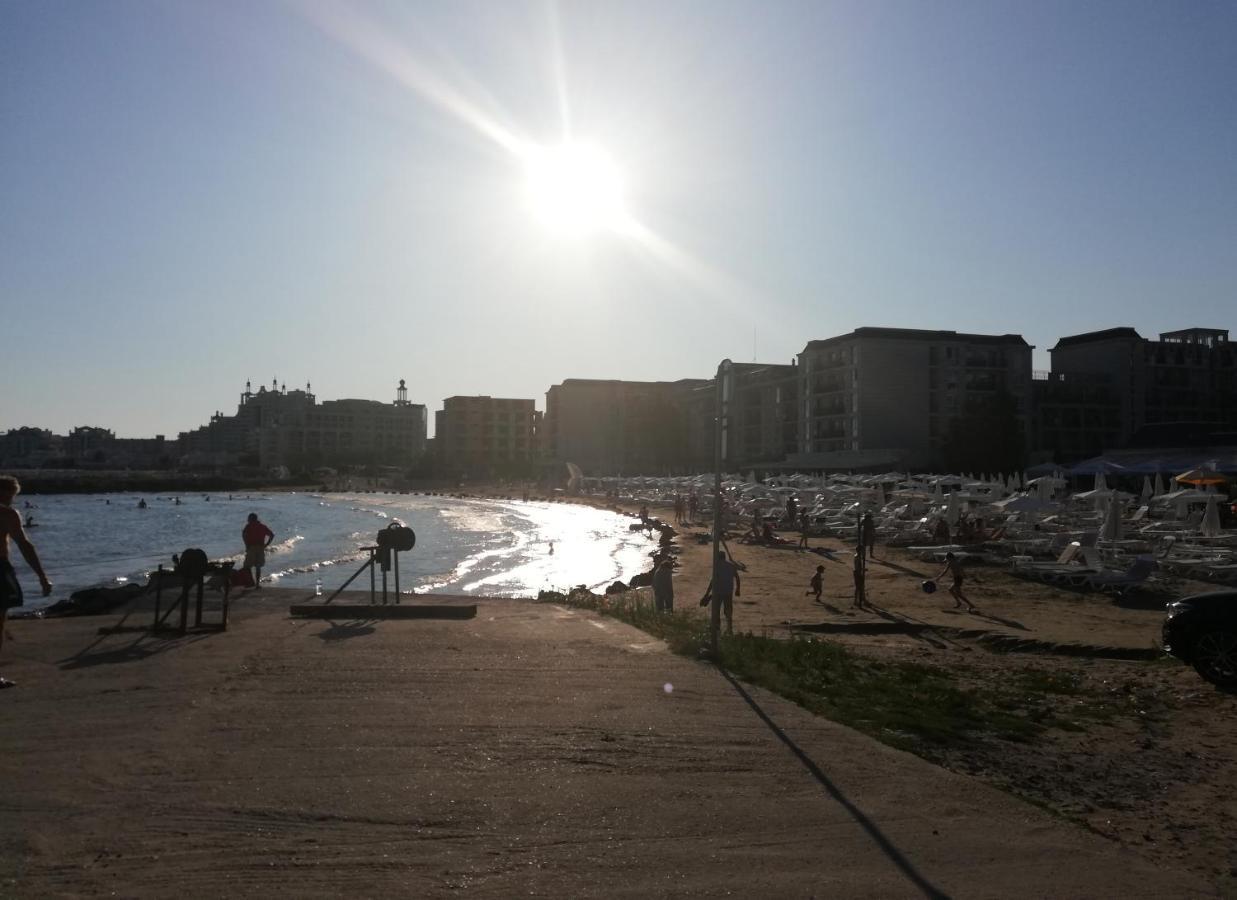 Sunny Day Apartment Pomorie Eksteriør billede
